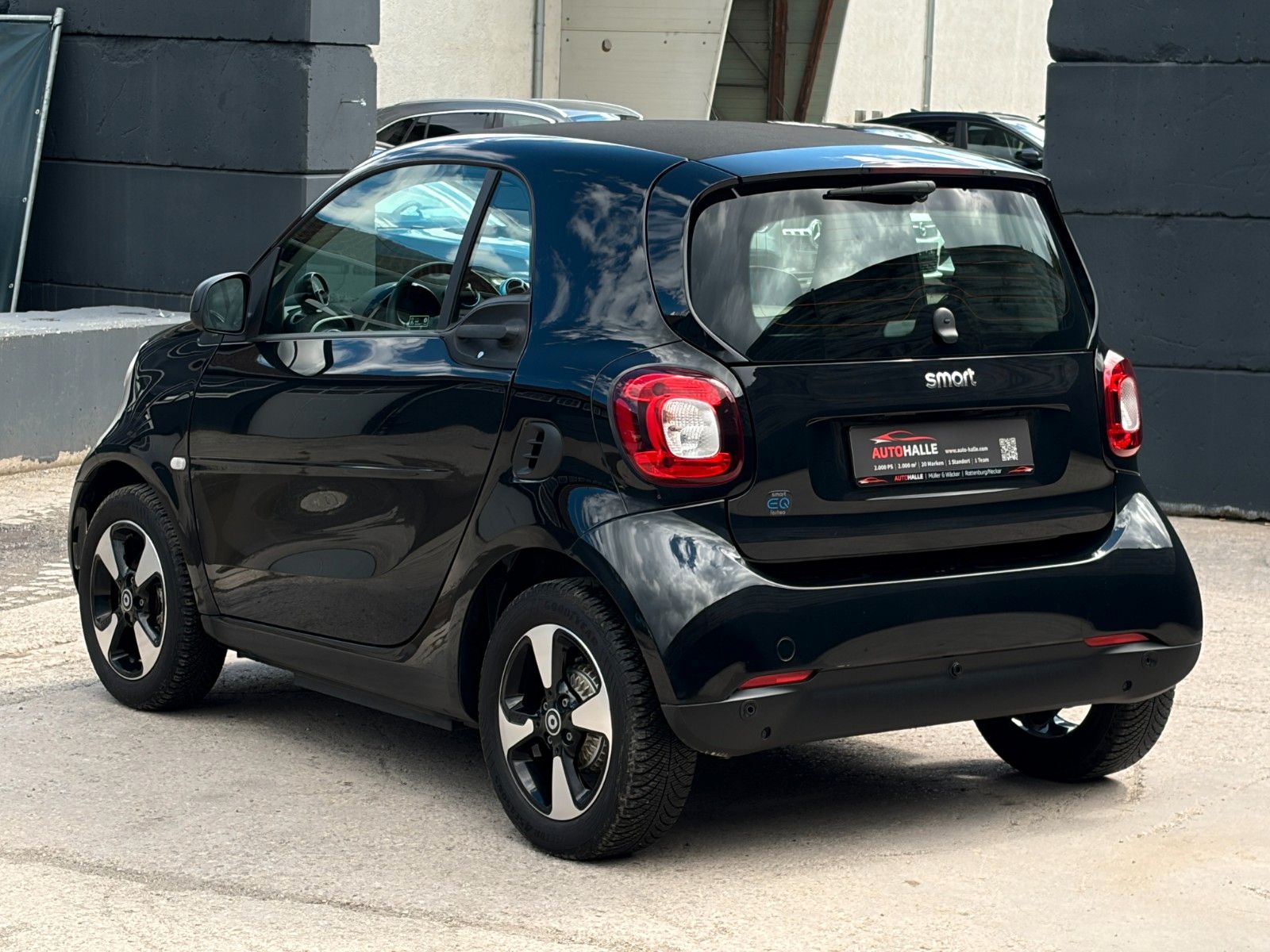Fahrzeugabbildung Smart ForTwo Coupe EQ 60kW SHZ PDC Temp. Klima CarPlay