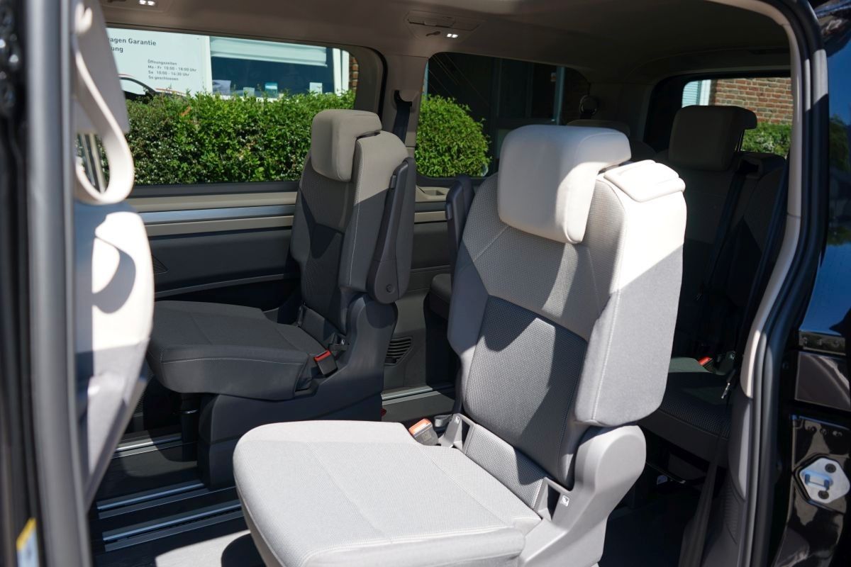 Fahrzeugabbildung Volkswagen T7 Multivan 2.0 TDI Lang*Head Up*Ahk*Matrix