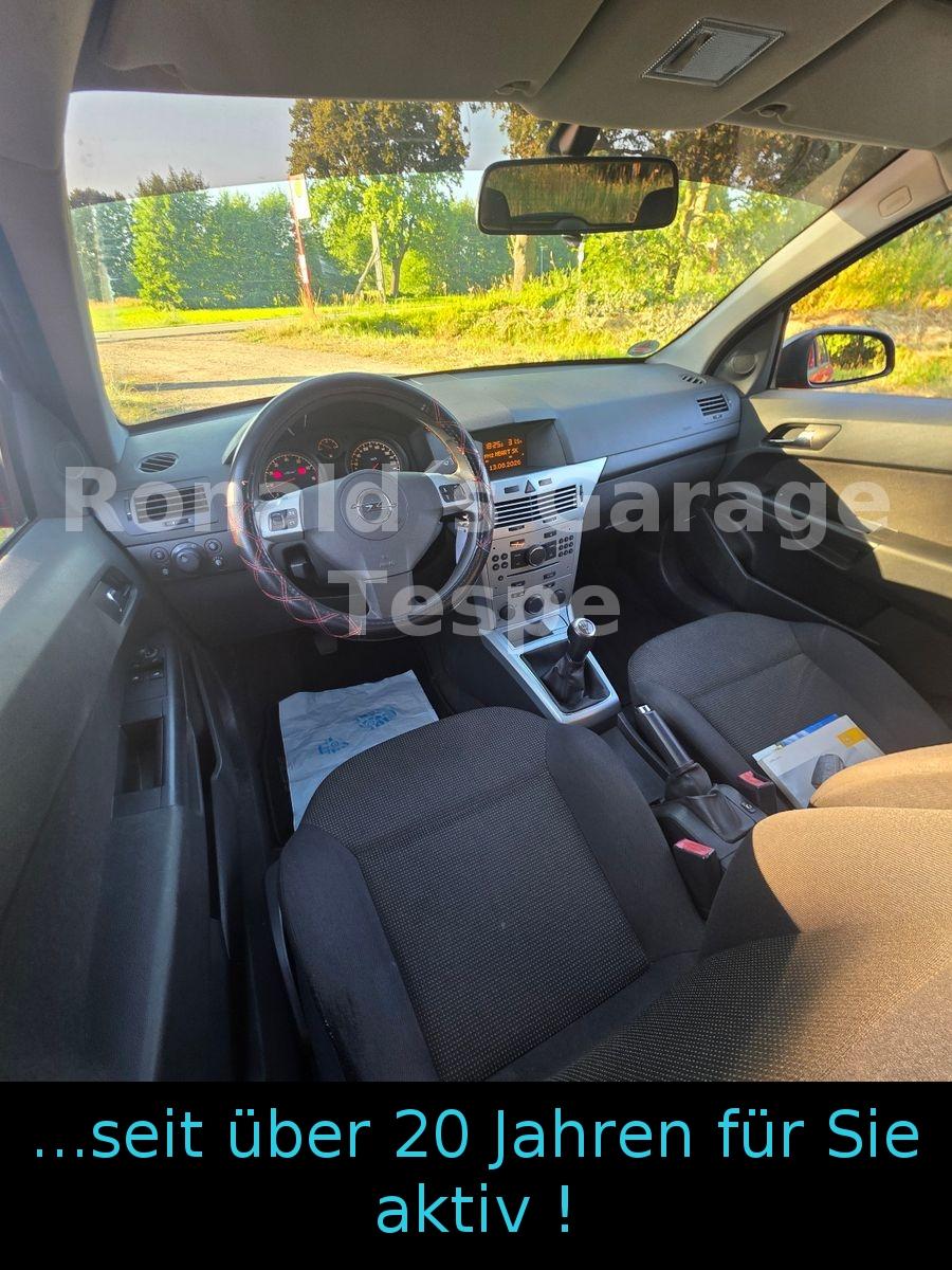 Opel Astra 2009 — photo 18