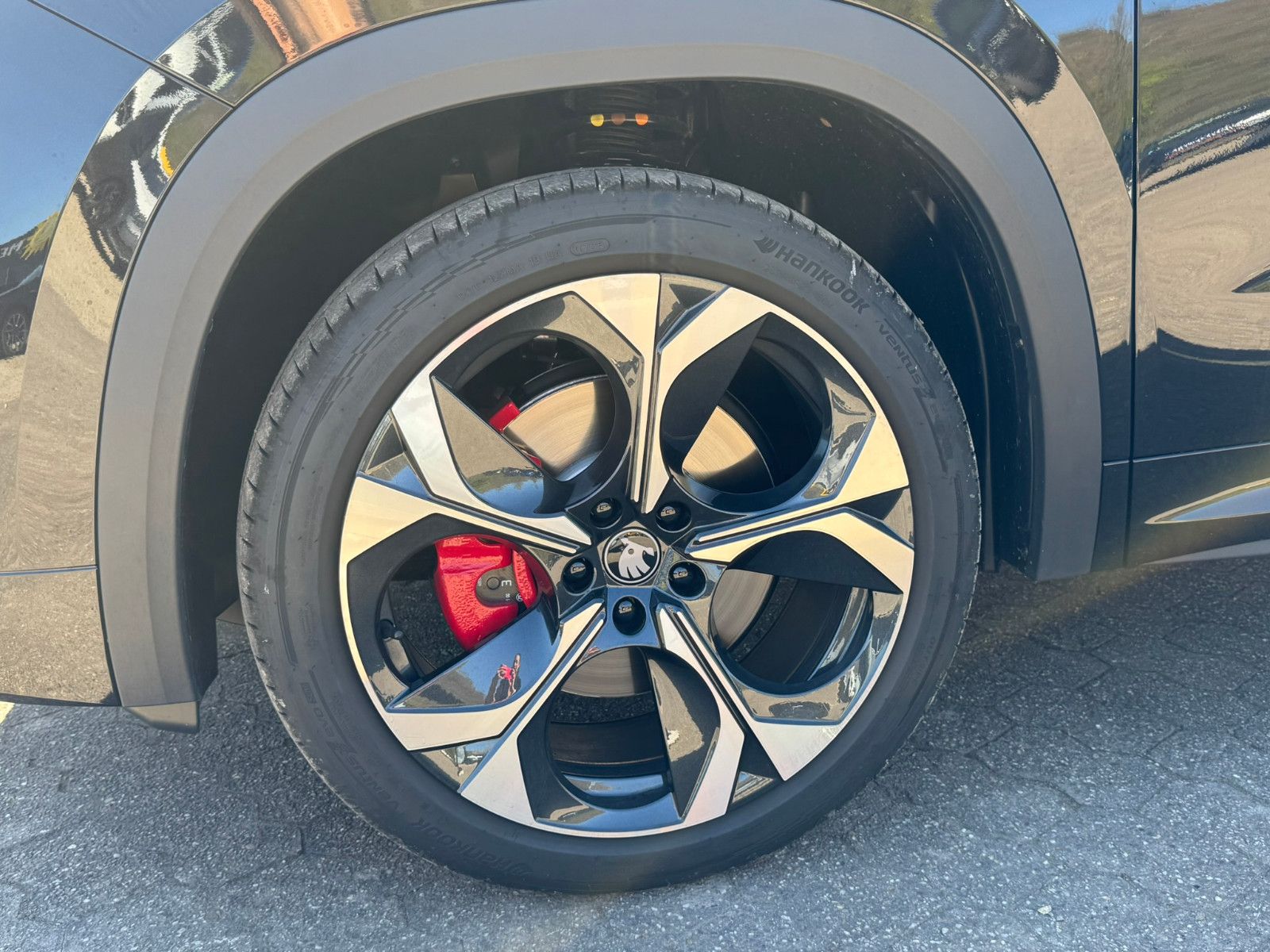 Fahrzeugabbildung SKODA Kodiaq 2.0 TSI  DSG 4x4 RS AHK 7-Sitzer
