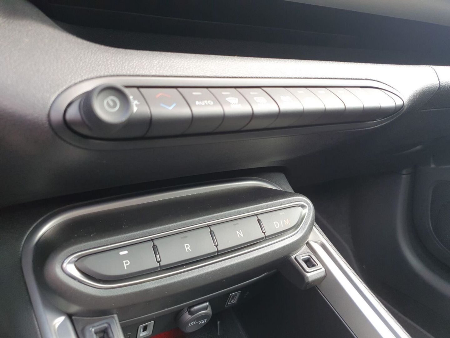 Fahrzeugabbildung Jeep Avenger Summit 1.2 MHEV -Leder-Panoramadach-MY25