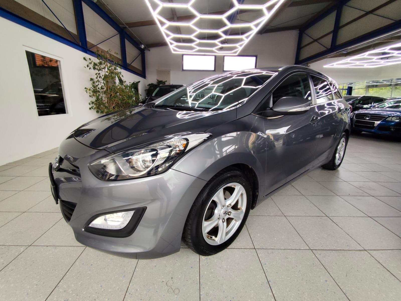 Hyundai i30 2012 — engine 1.582 cm³, 110 HP (81kW)