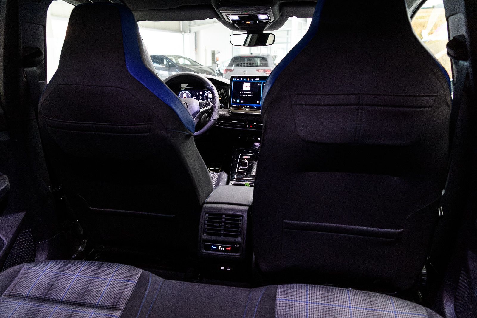 Fahrzeugabbildung Volkswagen Golf GTE BLACK-STYLE+ IQ-LIGHT