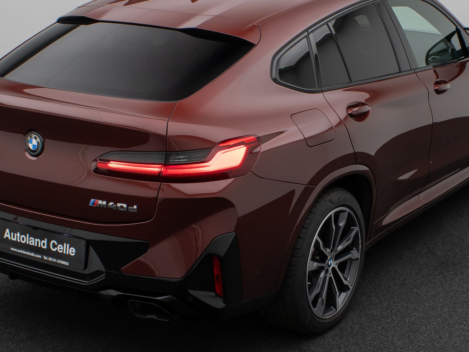 Fahrzeugabbildung BMW X4 M40d 360° Laser DAB Panorama HUD Komfort HiFi