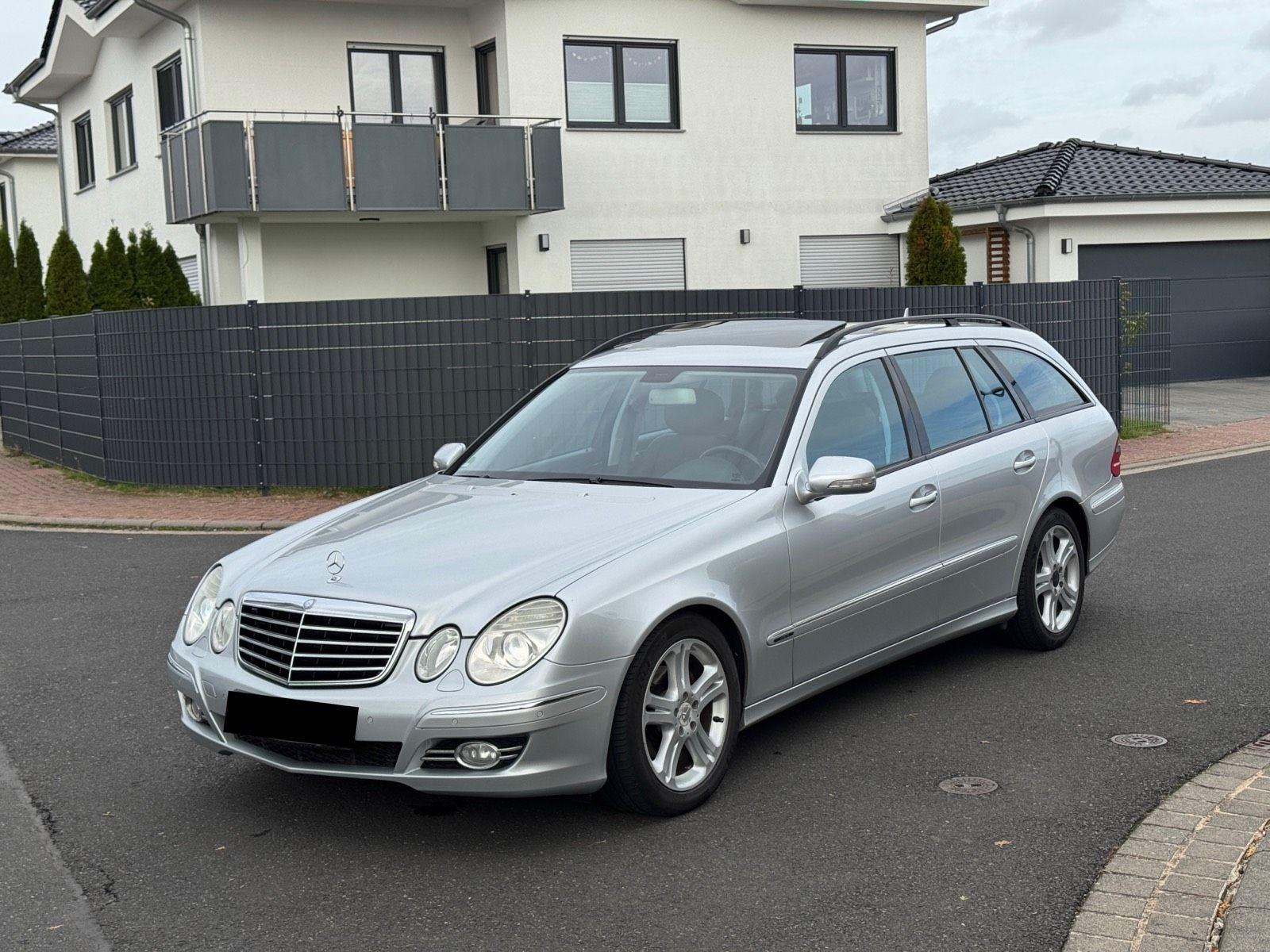 Mercedes-Benz E220 2008 — салон