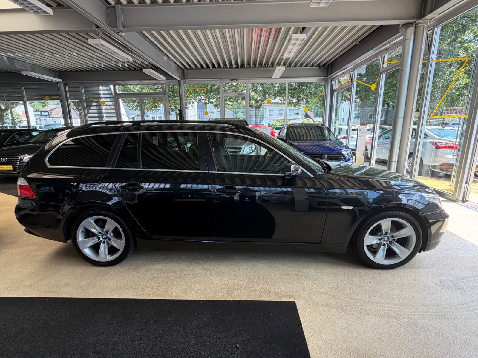 Fahrzeugabbildung BMW 520 5 Touring 520 d