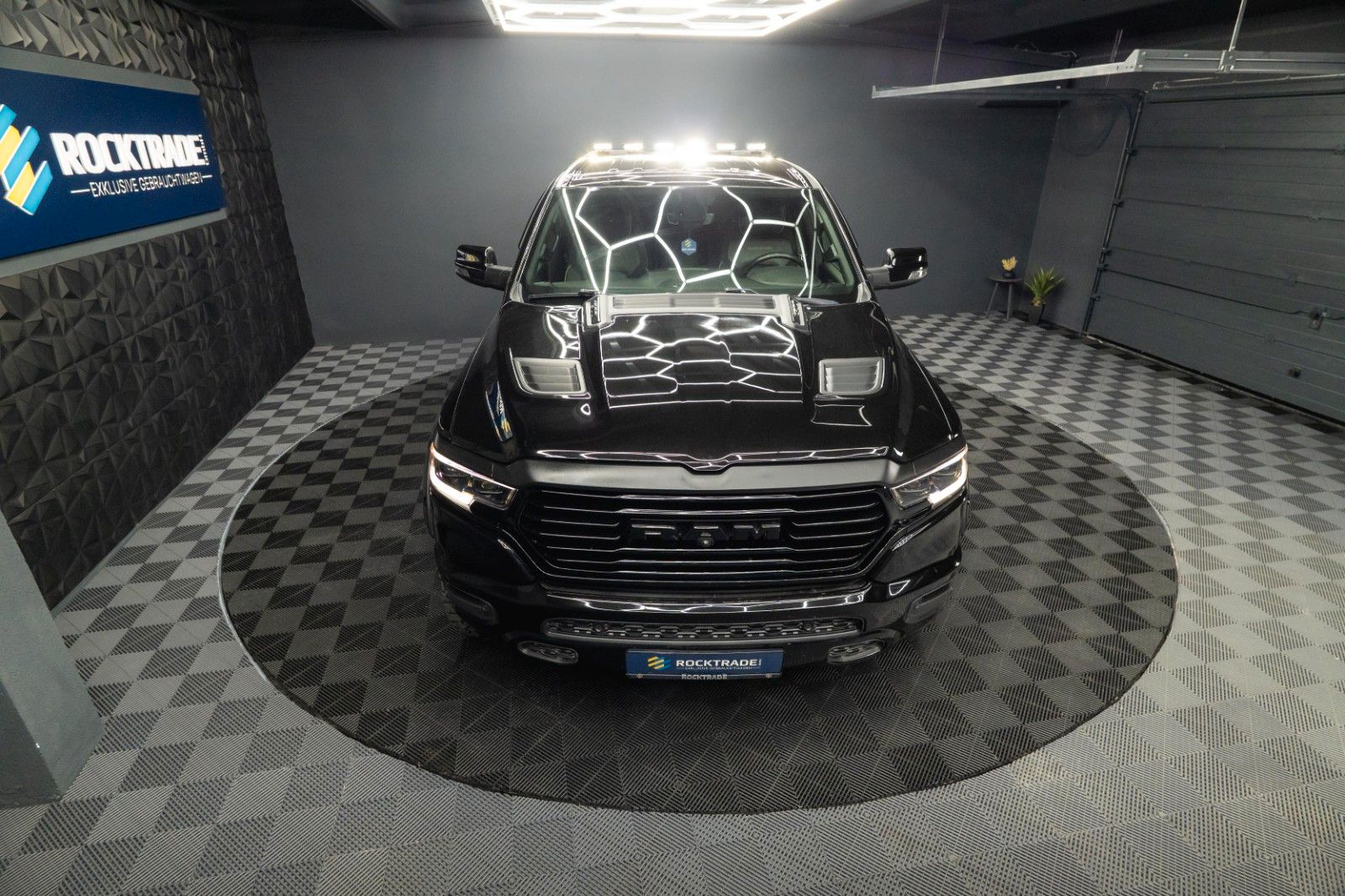 Fahrzeugabbildung Dodge RAM 5.7 V8 HEMI 4x4 LARAMIE Limited Offroad LED