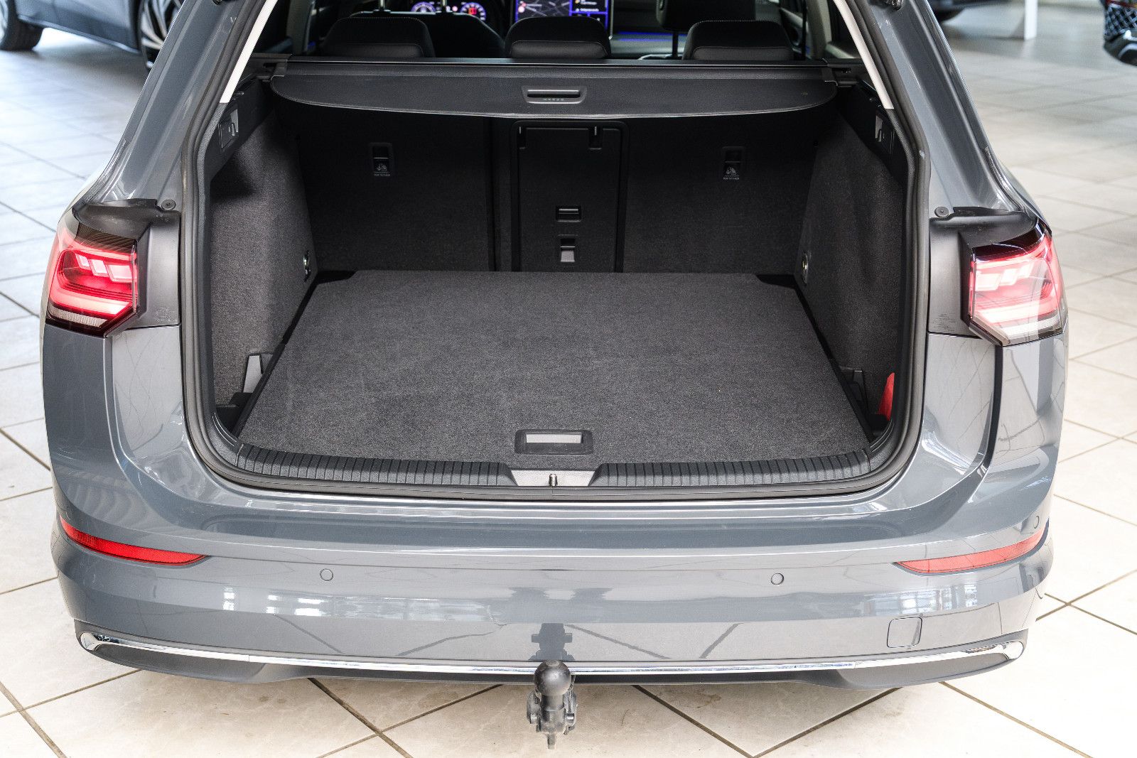 Fahrzeugabbildung Volkswagen Golf VIII Variant Goal 2.0TDI IQ-LED+AHK+360°KAM