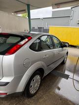 Ford Focus 1,6 Ti-VCT Titanium Titanium - Ford Focus aus 2007 mit Benzin-Antrieb: Limousine