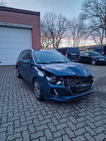 Hyundai i30 cw Family +