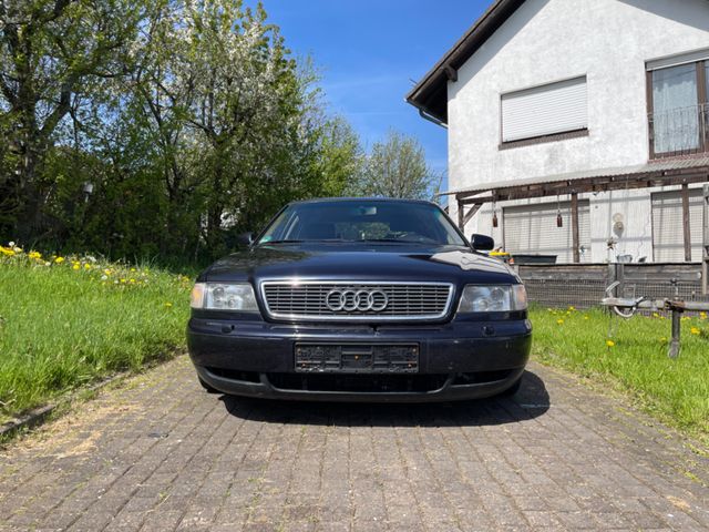 Audi A8 4.2 quattro tiptronic -