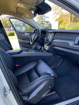 Volvo XC60 D4 Momentum,weiß,Volleder,360Kamera,AHK,+WR - Volvo XC60 von privat