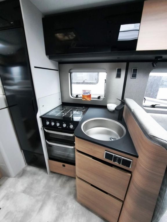 Fahrzeugabbildung HYMER / ERIBA / HYMERCAR B-Klasse MC T 600 Verfüg./Autark/AHK/TV/Winter