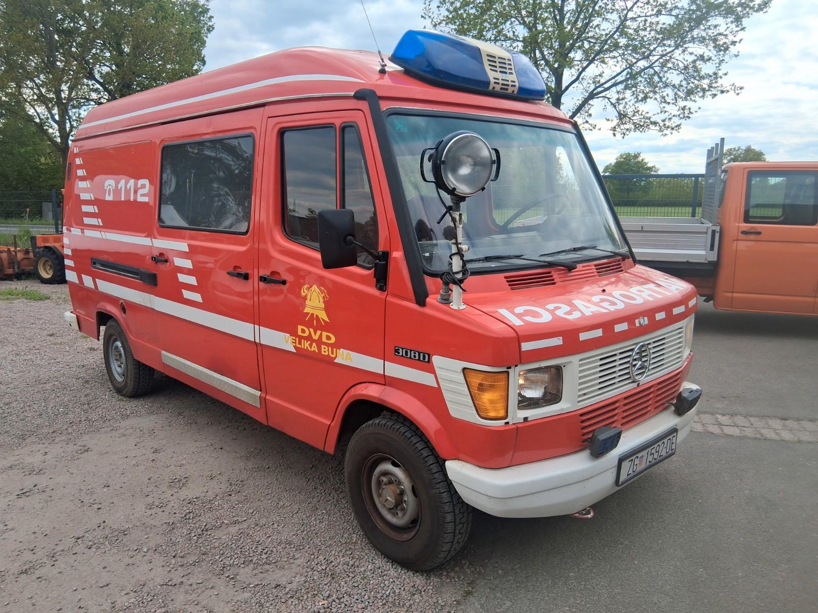Mercedes-Benz 308 D,  2299 ccm Motor, 9-Sitzer