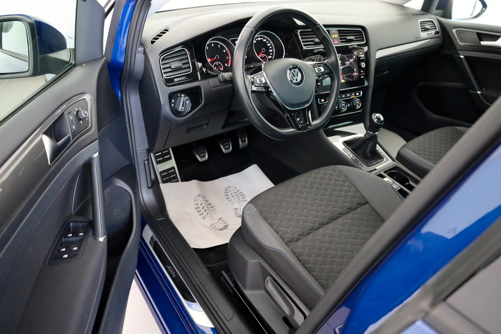 Fahrzeugabbildung Volkswagen Golf VII Lim. Join Navi,SH,ACC,PDC,Allwetter