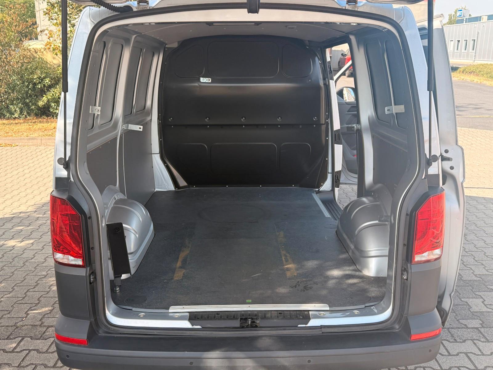 Volkswagen T6.1 2.0 TDI Transporter Kasten FWD*GR.NAVI*PDC*