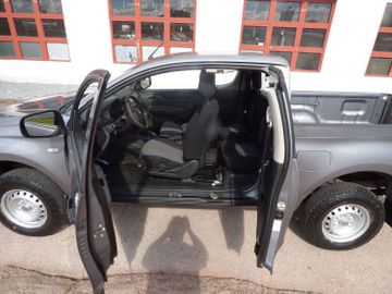 Mitsubishi L200 - 12