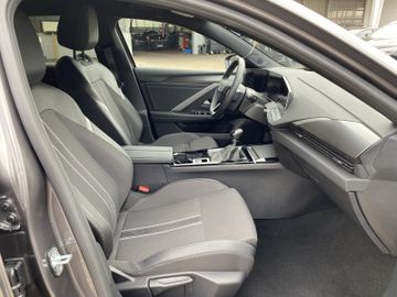 Bild 11 Opel Astra GS NAVI/SHZ+LHZ/PDC vo+hi+360Cam