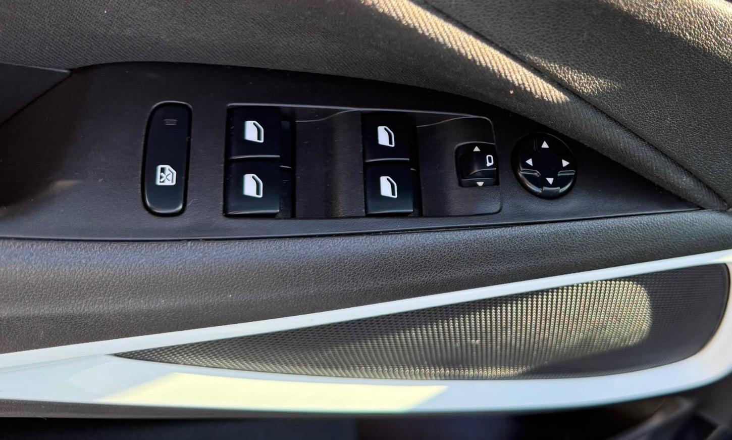 Opel Crossland (X) CarPlay PDC* Sitzheizung