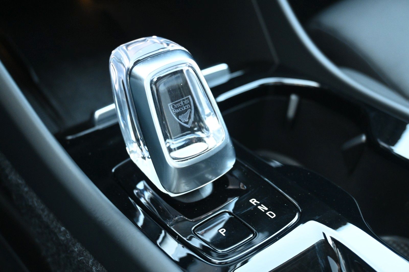 Fahrzeugabbildung Volvo XC40 B4 Dark*FSHZG*360°*PANO*ACC*AHK*PIXEL