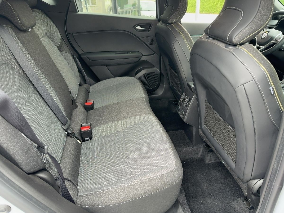 Fahrzeugabbildung Renault Captur Techno Mild Hybrid 160 EDC