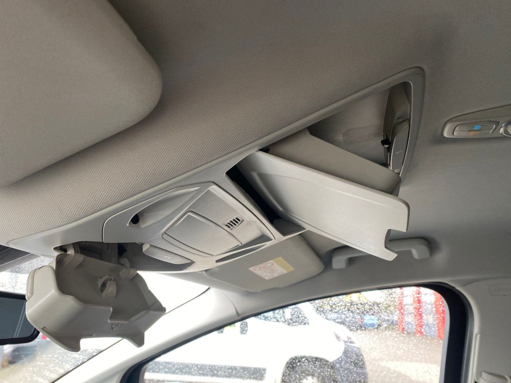 Fahrzeugabbildung Ford C-Max 1.0 EcoBoost Start-Stopp-System Titanium