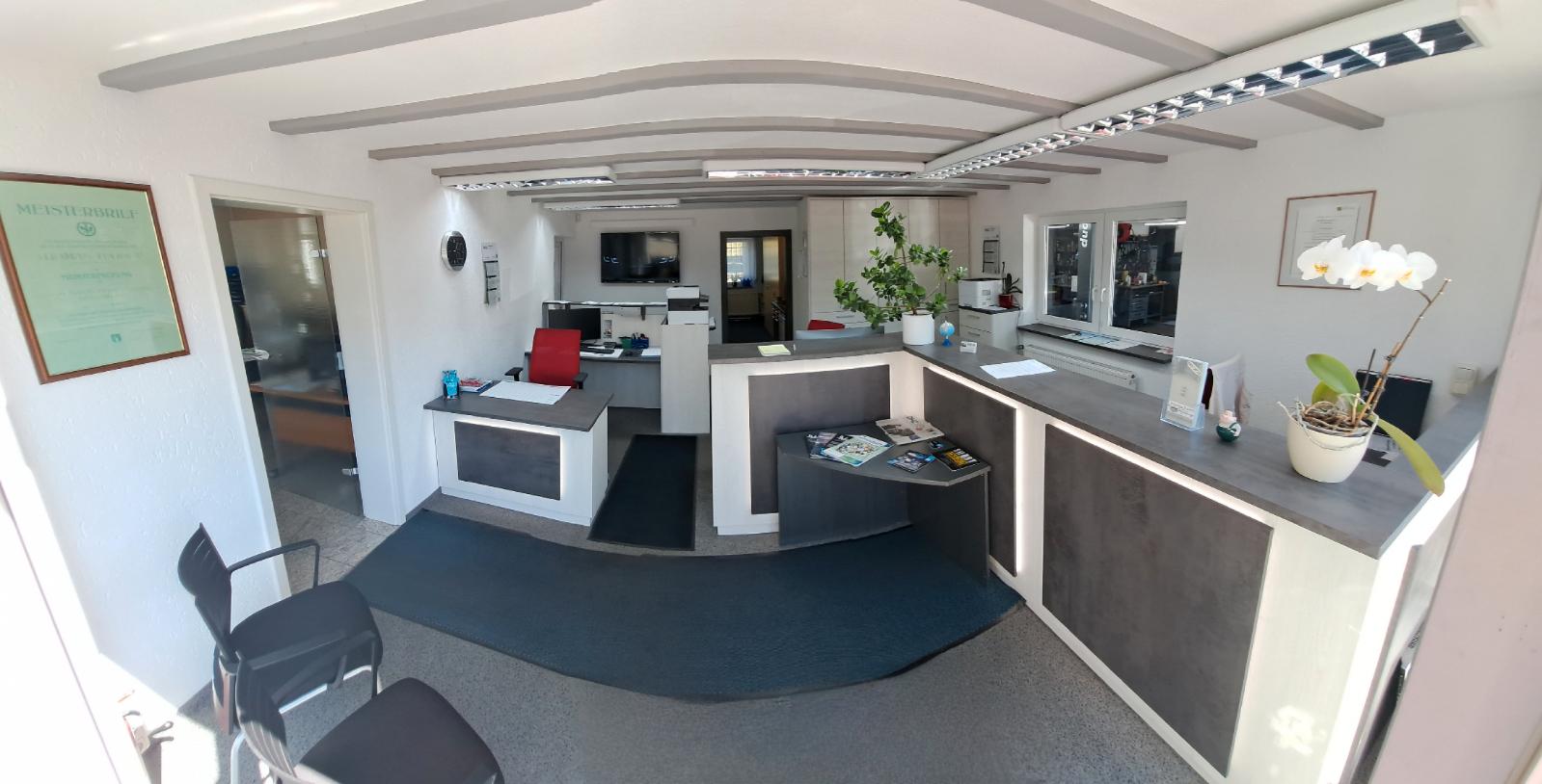 showroom-image-top