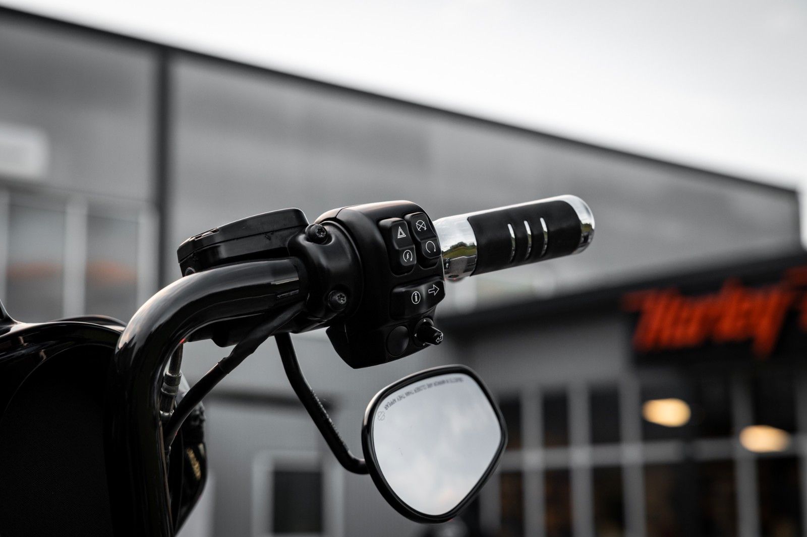 Fahrzeugabbildung Harley-Davidson STREET GLIDE SPECIAL FLHXS - APE - KessTech -