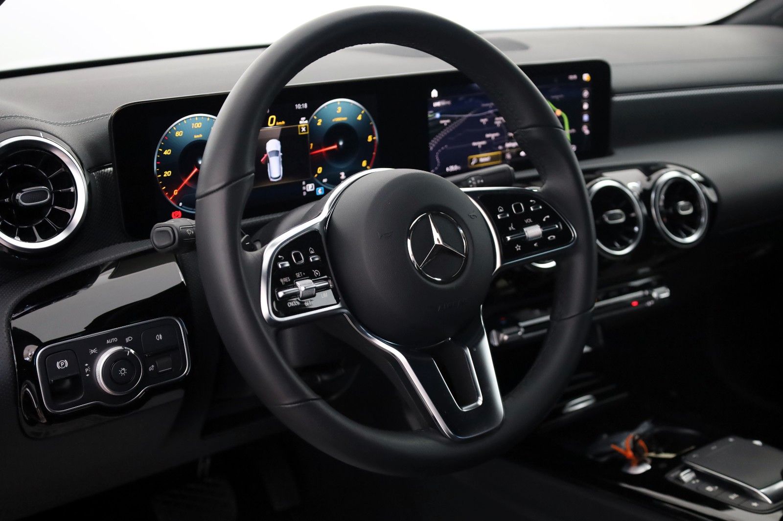 Fahrzeugabbildung Mercedes-Benz CLA 200d SB, Leder,Navi,LED,SH,Kamera,AHK SR+WR