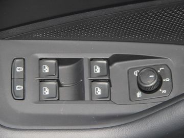 Volkswagen Passat Variant 1.5 eTSI DSG AHK Business Tiptron