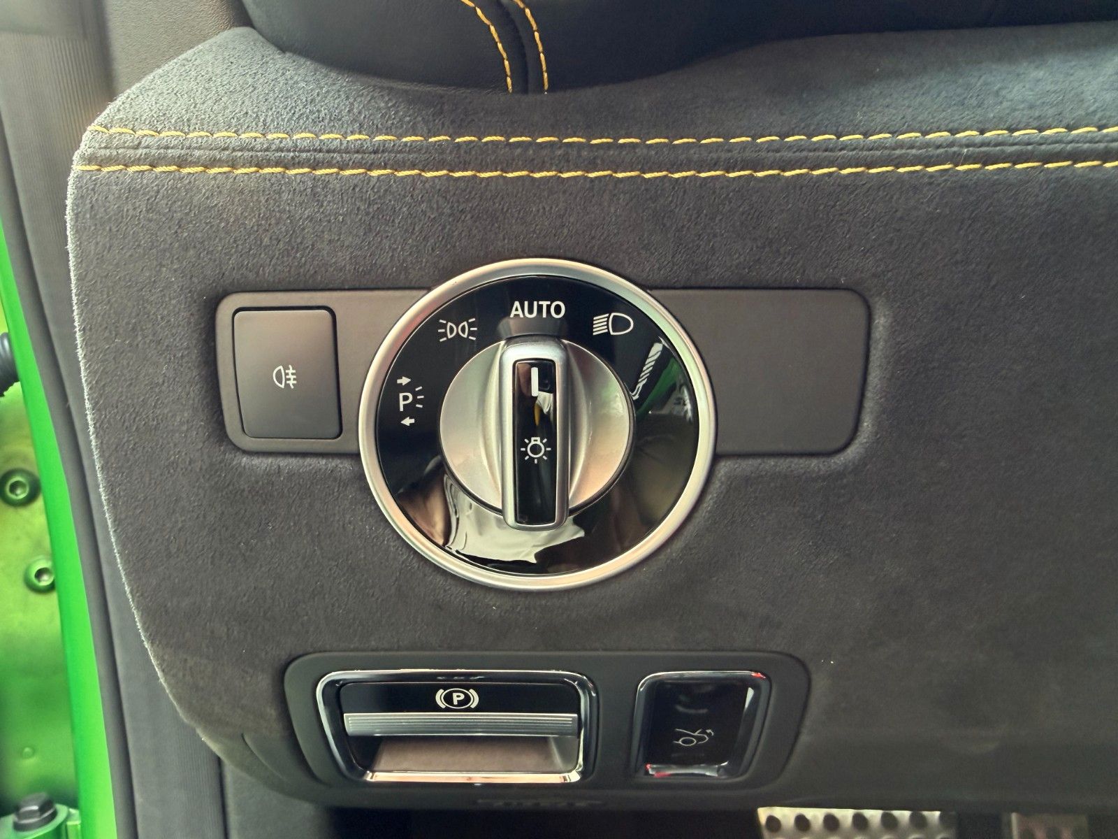 Fahrzeugabbildung Mercedes-Benz AMG GT R Keramik+Carbon+Distr+Night+RFK