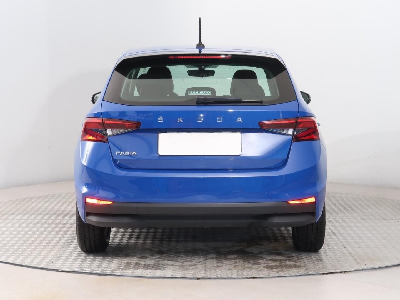 Fahrzeugabbildung SKODA Fabia 1.0 TSI Selection - LED, PDC, NS