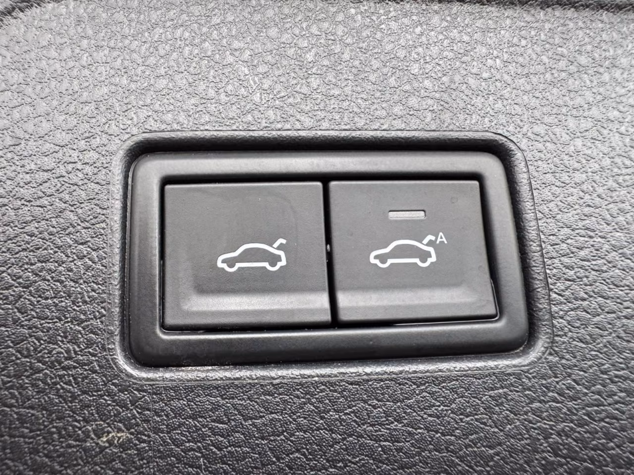 Volkswagen Passat 2.0 TDI DSG,STANDH,AHK,VIRTUAL,KAMERA