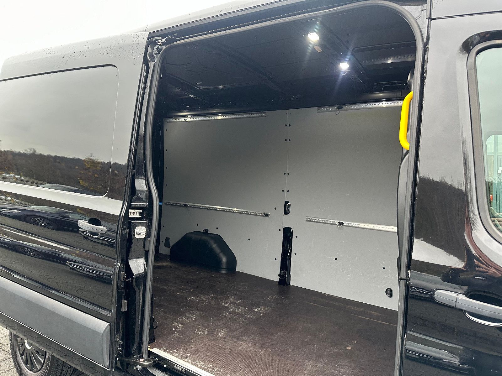 Fahrzeugabbildung Ford Transit 350 L3H2 AUTOMATIK*TREND*AHK*NAVI*