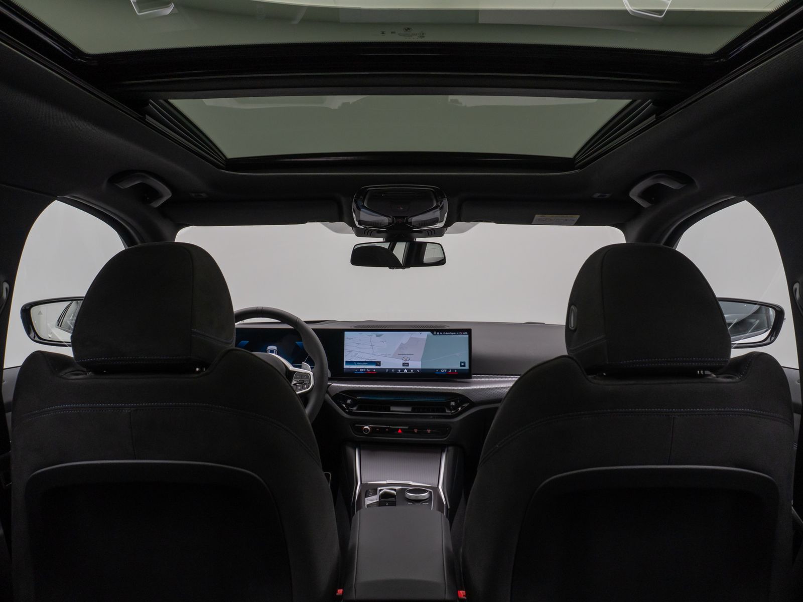 Fahrzeugabbildung BMW 330e M Sport Panorama 360°HUD DAB H/K AHK ACC