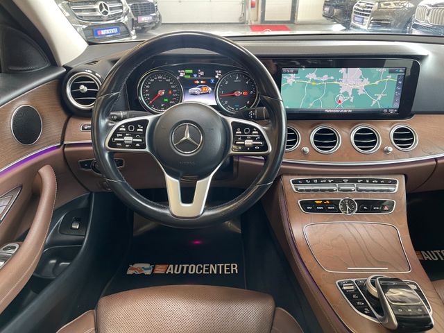 Mercedes-Benz E 300 de Lim. Aut. Avantgarde *LED*LEDER*PANO*