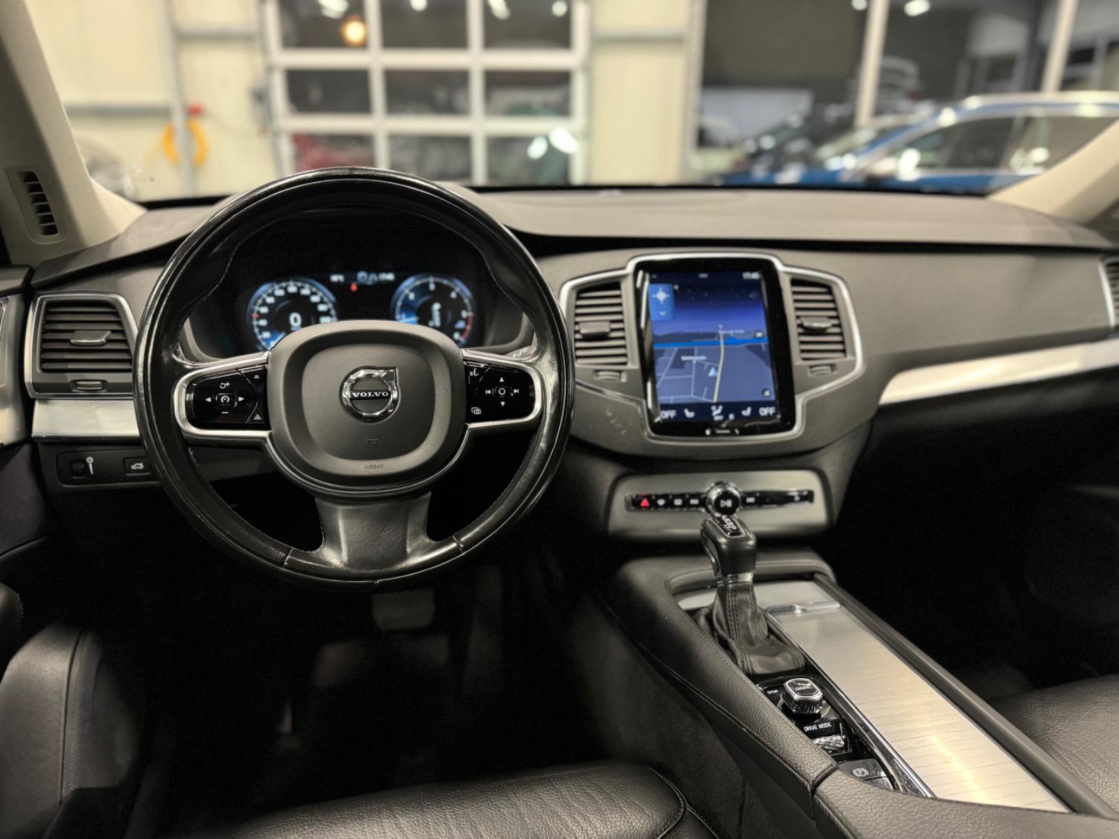 Volvo XC 90 Momentum AWD Navi SHZ LHZ LED 7-Sitzer