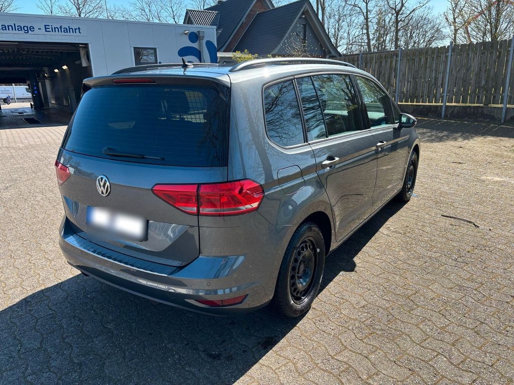 Image of Volkswagen Touran