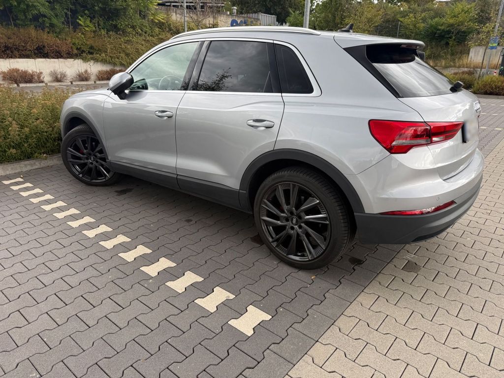 Image of Audi Q3