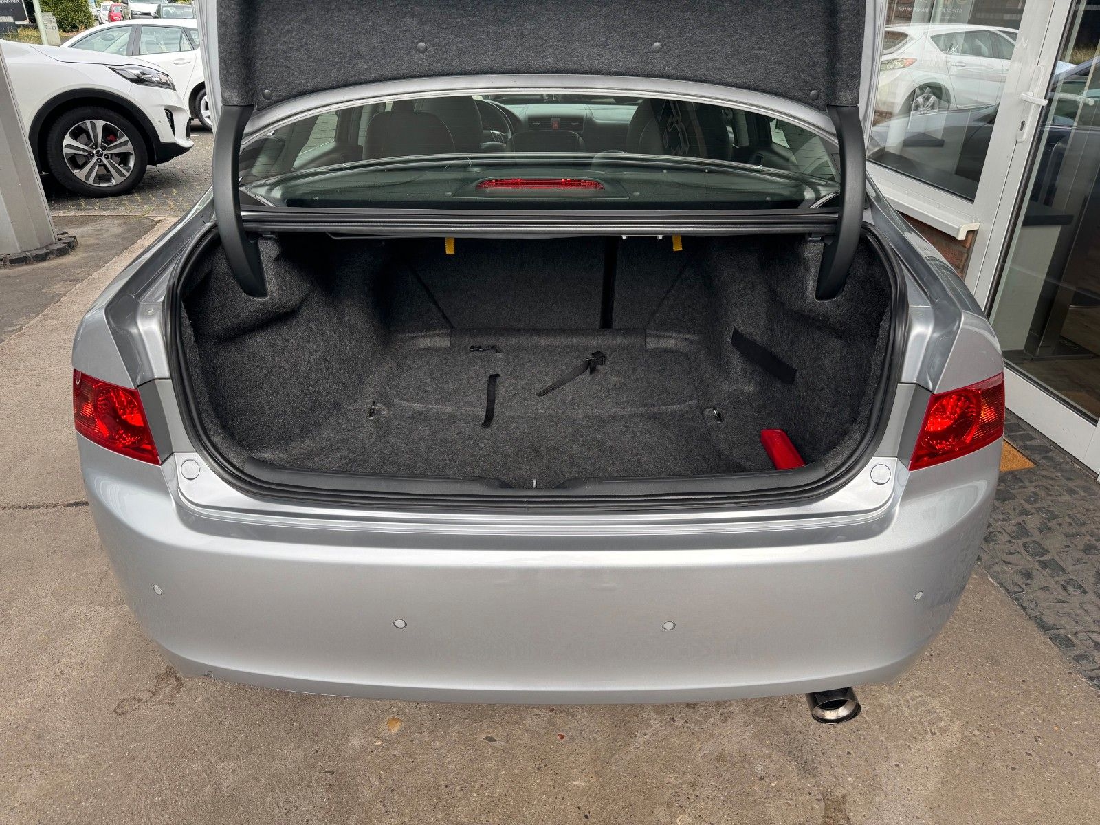 Fahrzeugabbildung Honda Accord Lim. 2.0 Executive Autom. Klimaaut./Leder