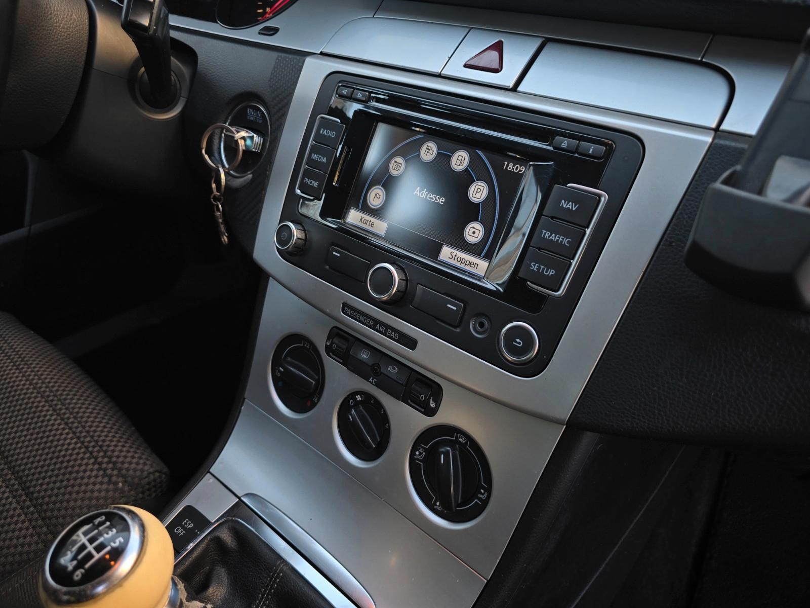 Volkswagen Passat 2009 — photo 12