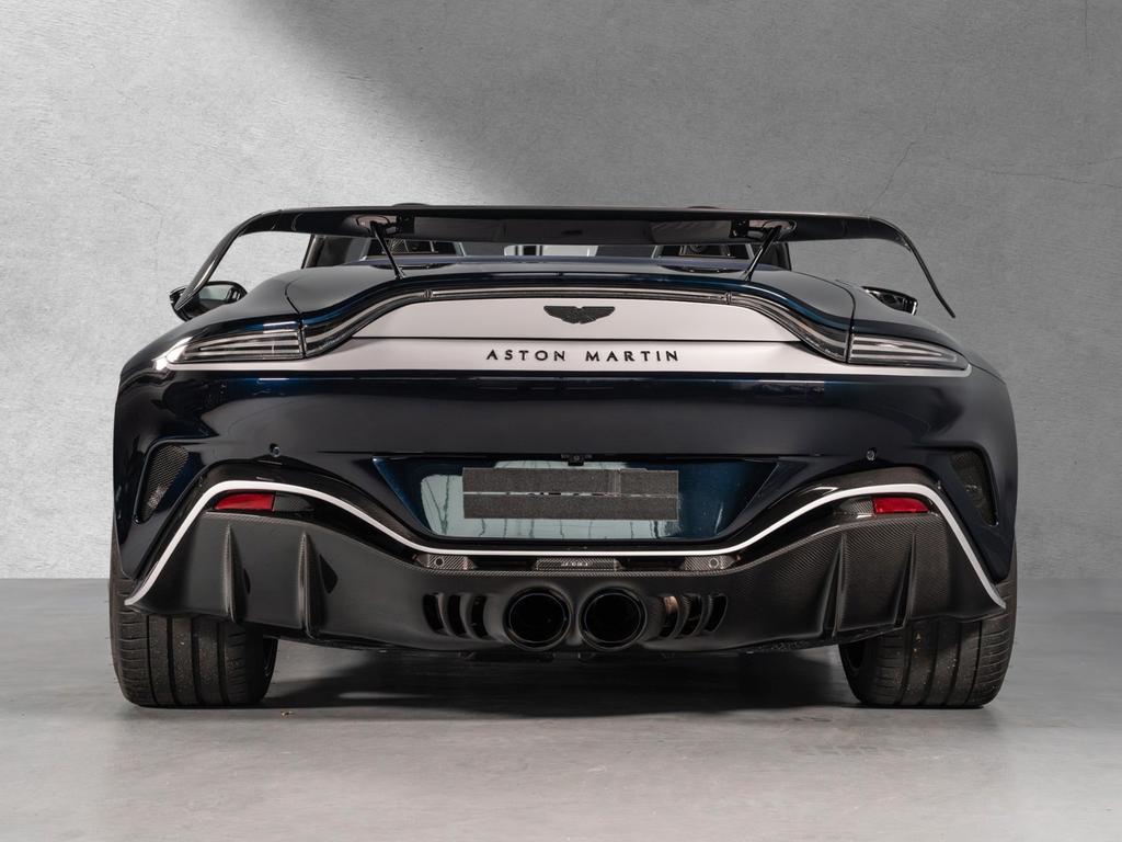 Aston Martin V12 Vantage