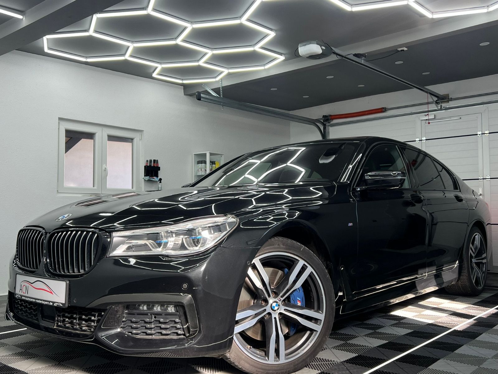 Fahrzeugabbildung BMW 750 d xDrive M SPORT/LASER/TOP VIEW/MASSAGE/19%