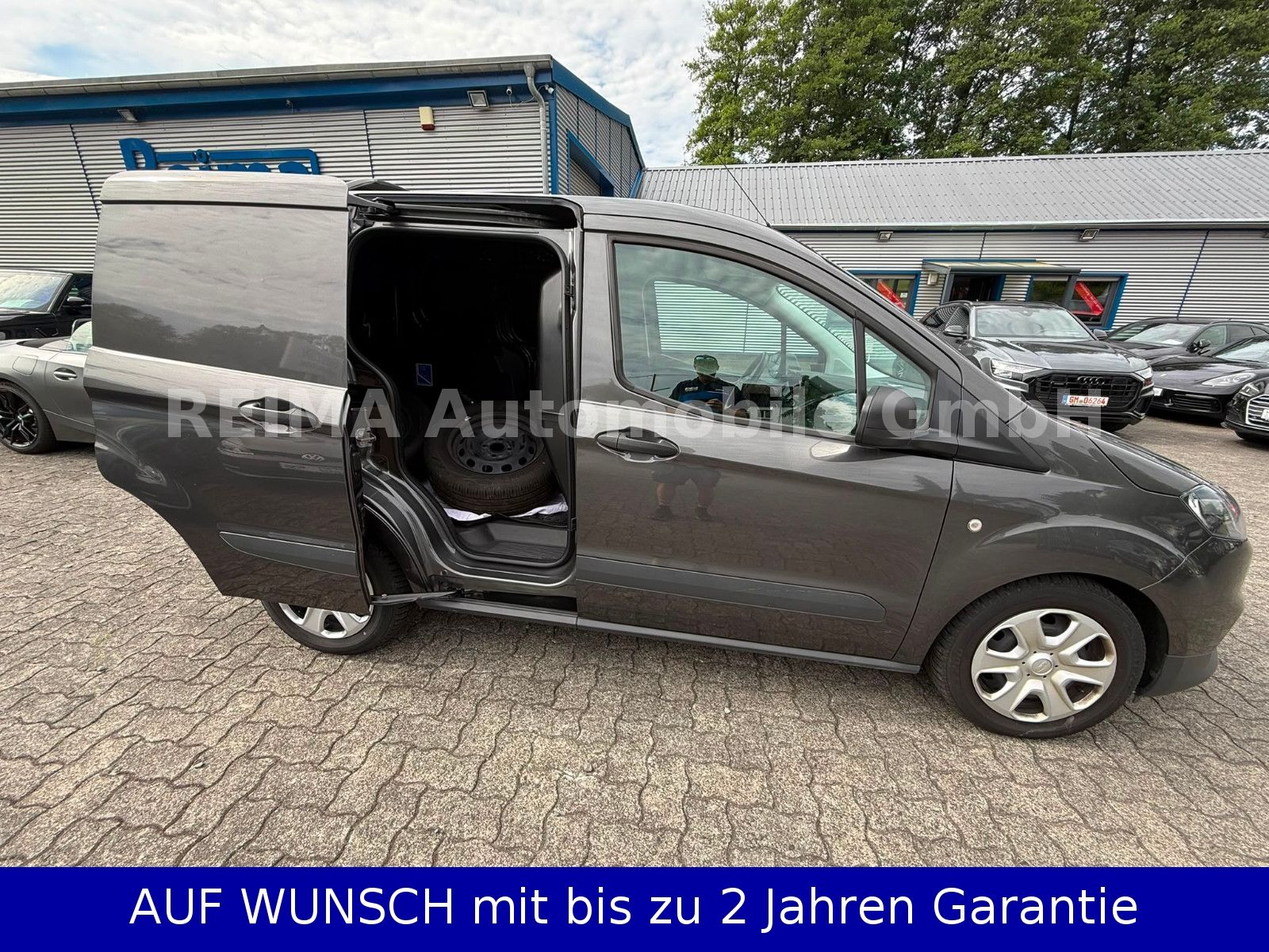 Fahrzeugabbildung Ford Transit Courier, Klima, Winterpaket, Navi