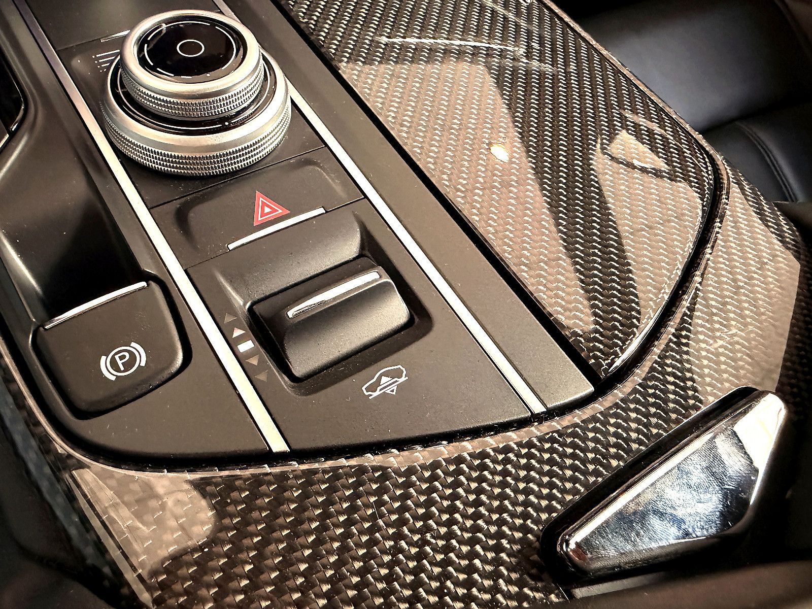 Fahrzeugabbildung Maserati Levante S/CARBON/HARMAN-KARDON/KAMERA/BRD