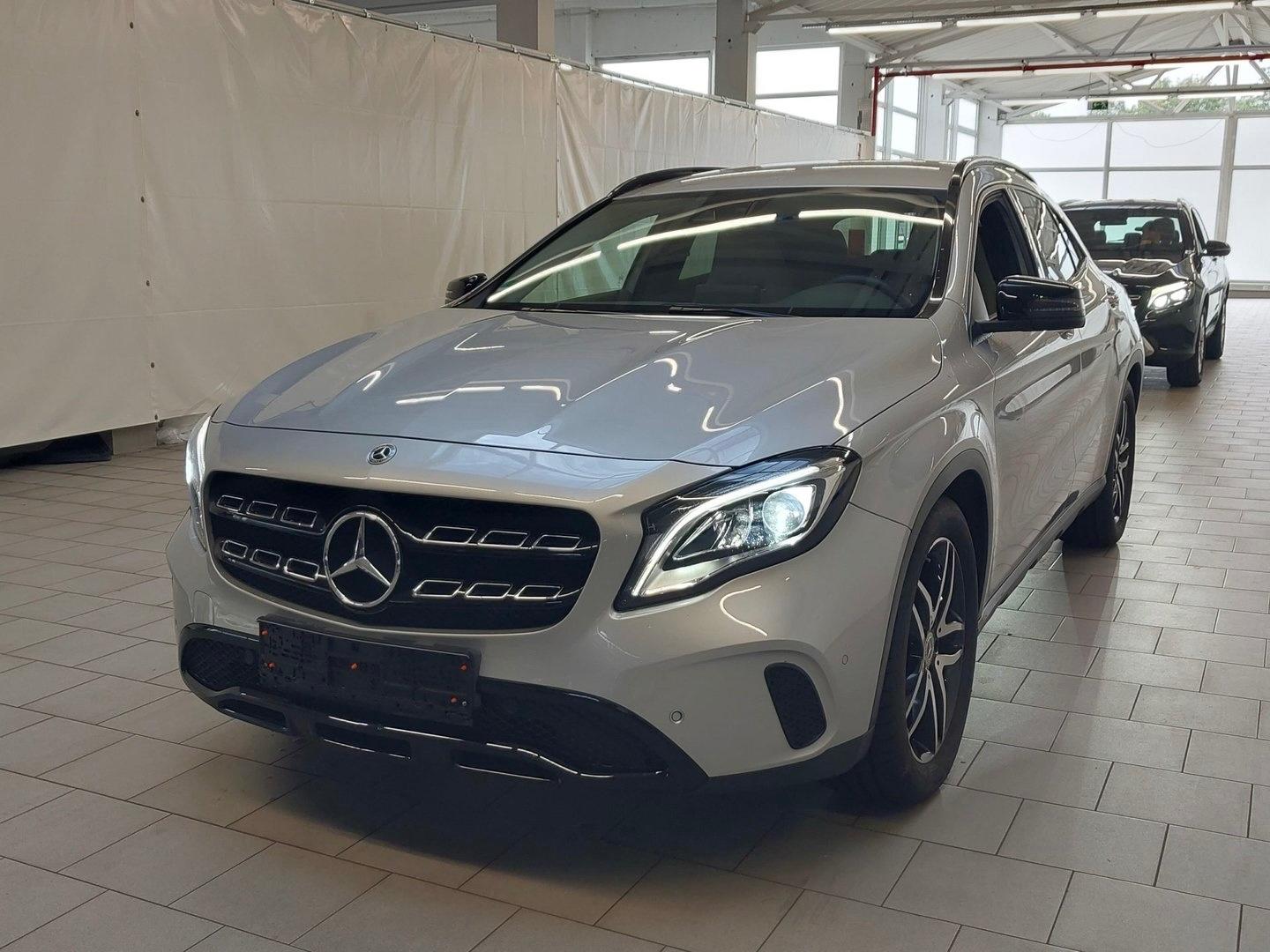 Mercedes-Benz GLA 220 4Matic Urban *LED*Navi*Kamera*Tempomat*