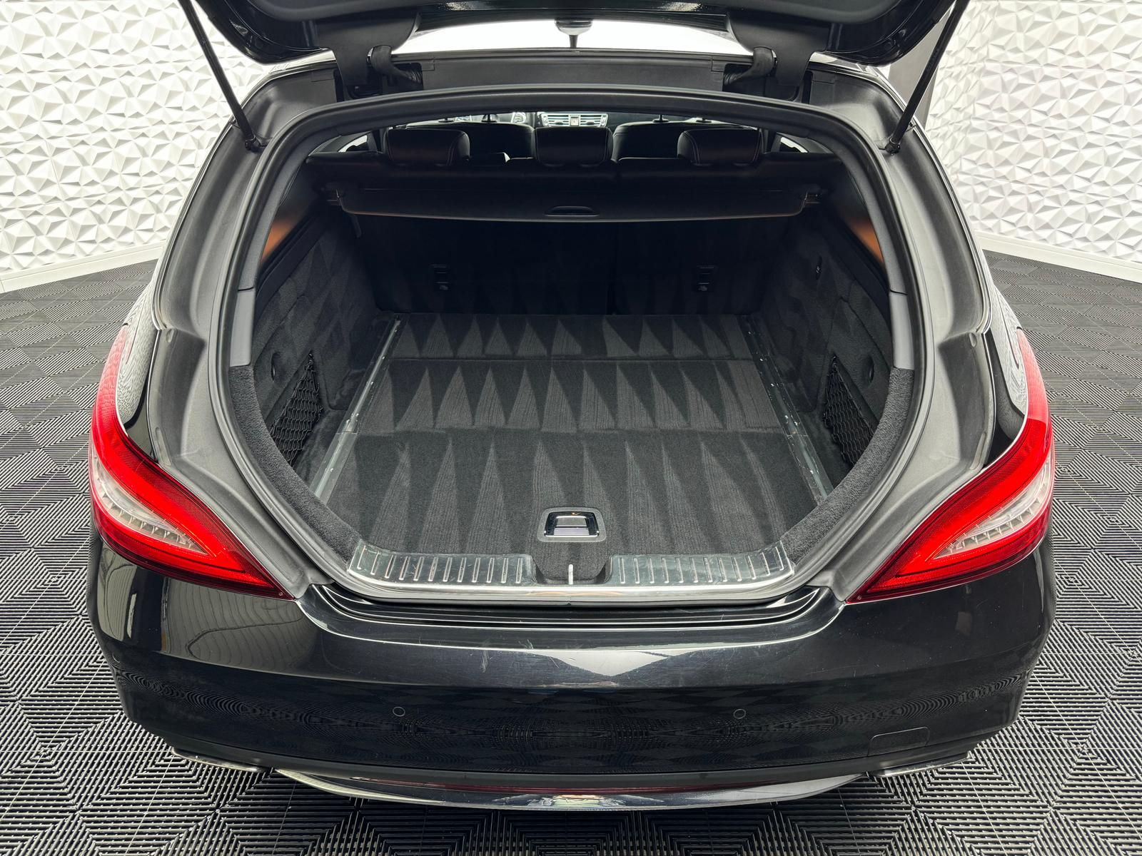 Fahrzeugabbildung Mercedes-Benz CLS 350d AMG/9G/4MATIC/DISTRO/PANO/360°/ILS/RCAM