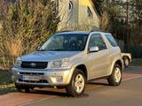 Toyota RAV 4 2.0 4x4 Automatik  - Toyota aus 2004: Rav