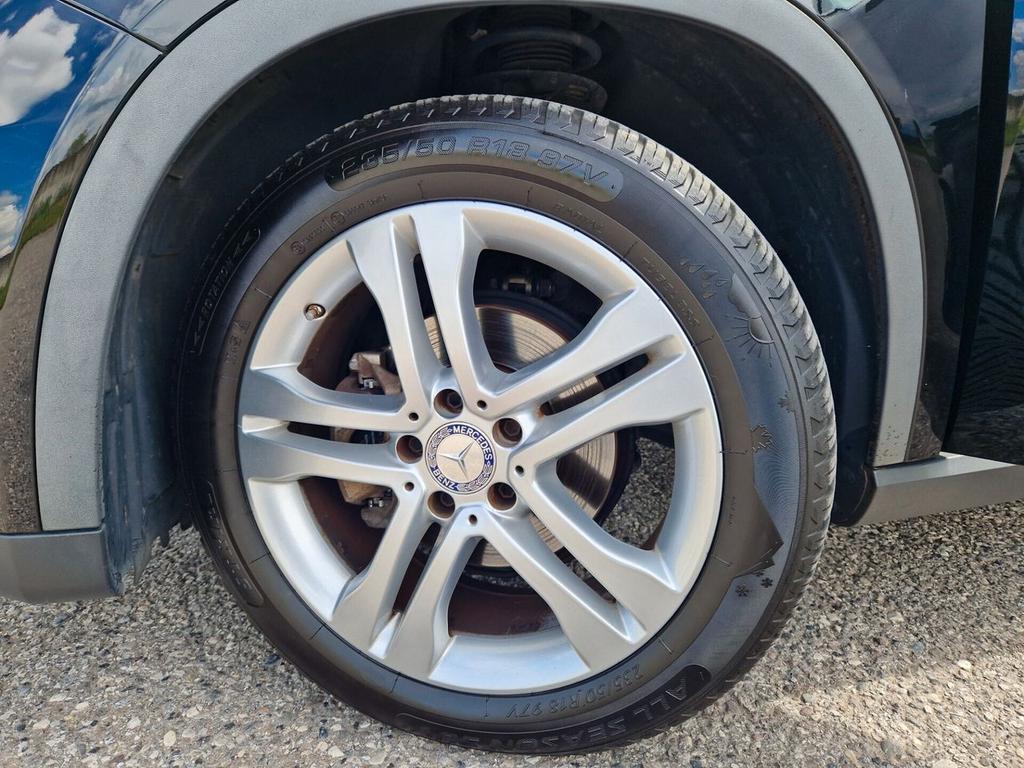 Mercedes-Benz GLA 180