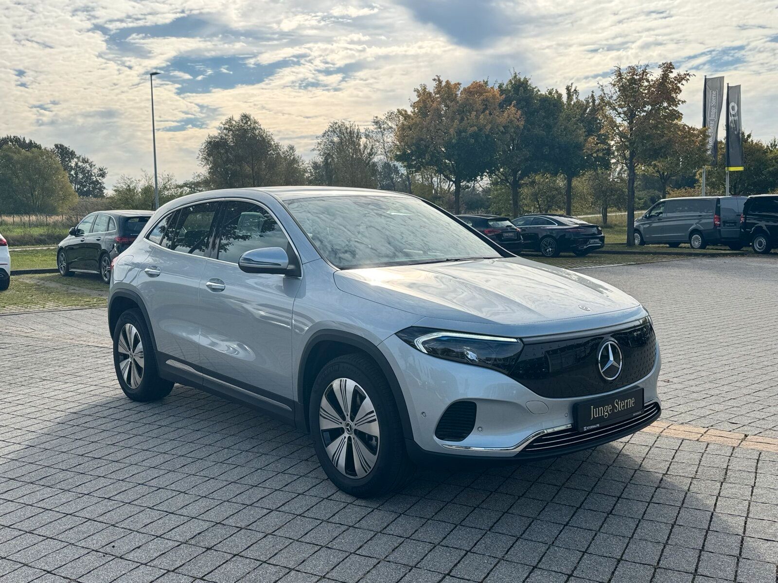 Mercedes-Benz EQA 250+ Progr Keyl Go RüKam LED Distro Soundsys imagem 3